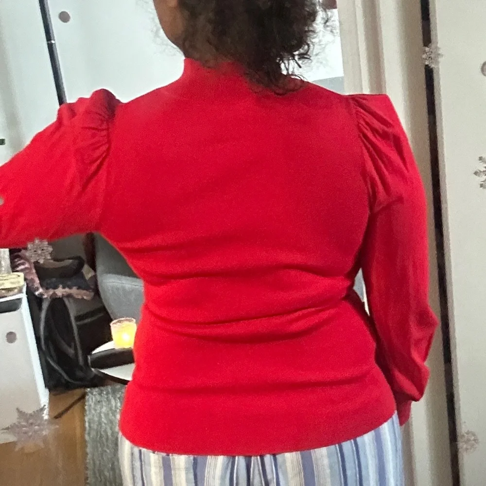 ❤️Sweet Heart Cutout Top❤️ - Picture 6 of 7